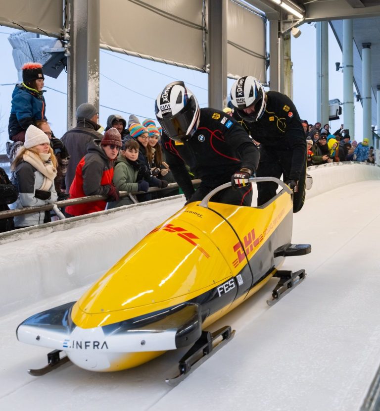 Bobteam Klein Spurschlitten Worldcup Winterberg 2er-Bobstart